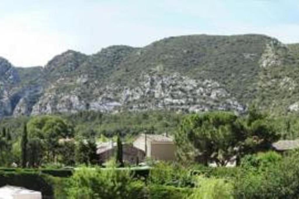 Le Maset Des Aires Avec Vue Sur Le Luberon Et Son Jacuzzi Exterieur Disponible De Juin A Mi-Septembre Maubec  Buitenkant foto